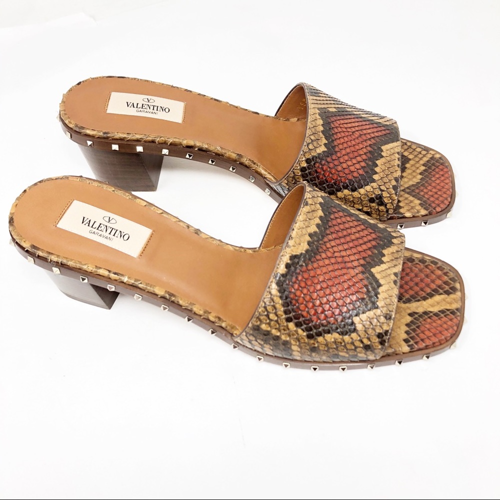 VALENTINO ROCK STUD BLOCK HEEL PYTHON PRINT SANDAL - Picture 3 of 8